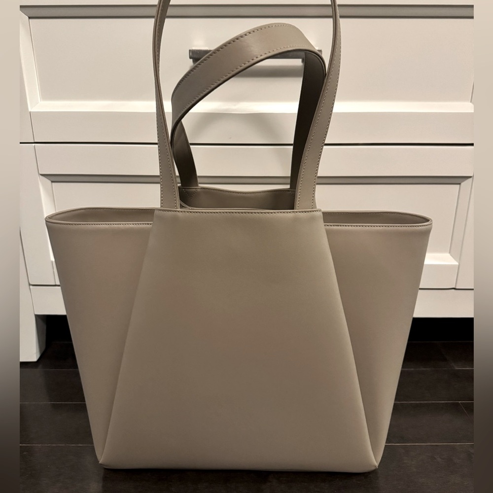 Kaai Pyramid Tote - Brand New
